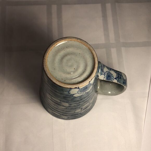 Coffee mug, Blue floral with flaw Used - Picture 6 of 9